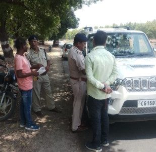 जशपुर जिले के विभिन्न थाना/चौकी क्षेत्र में तेज गति, लापरवाहीपूर्वक वाहन चलाने वाले वाहन चालकों के विरूद्ध 03 दिनों तक अभियान चलाकर मोटर व्हीकल एक्ट के तहत् कार्यवाही की गई एवं प्रकरण न्यायालय भी पेश किया गया…