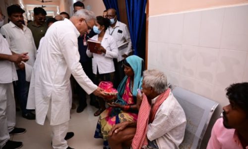 मुख्यमंत्री भूपेश बघेल ने बटईकेला प्राथमिक स्वास्थ्य केन्द्र का किया निरीक्षण….