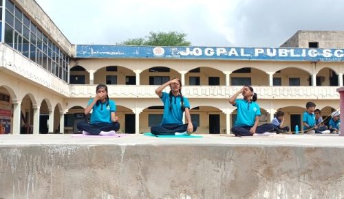 जोगपाल पब्लिक स्कूल में अंतराष्ट्रीय योगा दिवस मनाया गया….