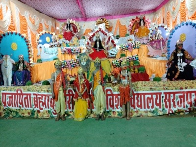 नवरात्रि के पावन अवसर पर चैतन्य देवियों की झांकी का आयोजन आज से…..