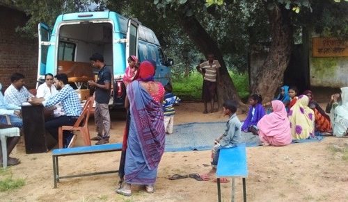 पहुंच विहीन क्षेत्रों में मौसमी बीमारियों को देखते हुये किया जा रहा है स्वास्थ्य शिविर का आयोजन….