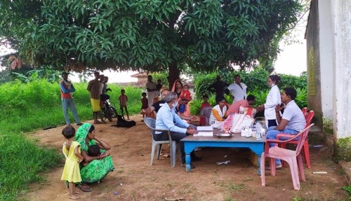दूरस्थ गांव बैजनपाठ में लगाया गया स्वास्थ्य शिविर, अब तक 441 मरीजों का जांच कर किया गया ईलाज…..