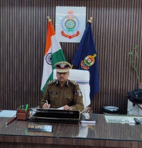 नवपदस्थ पुलिस महानिरीक्षक श्री राम गोपाल गर्ग (भा.पु.से.) ने सरगुजा रेंज का पदभार ग्रहण किए….