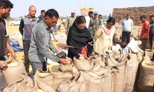 जिले में धान खरीदी सफलतापूर्वक संपन्न, सूरजपुर जिले में 50650 किसानों से 26 लाख 49 हजार 843 क्विंटल धान गया खरीदा……