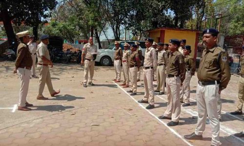 वाड्रफनगर पुलिस अनुविभागीय अधिकारी ने थाना बसंतपुर एवं चौकी वाड्रफनगर का किया प्रथम अर्द्धवार्षिक निरीक्षण….
