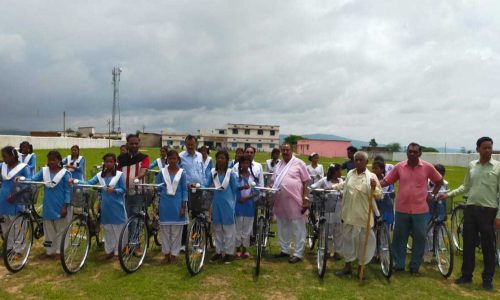 सरस्वती सायकल योजना के तहत 31 छात्राओं को साइकिल वितरण किया गया….
