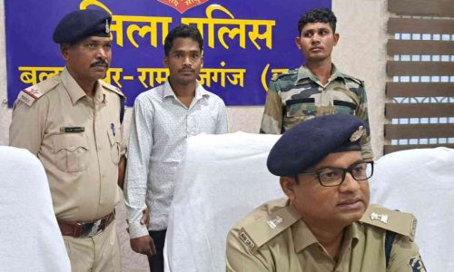सीआरपीएफ के जवानों के उपर फायरिंग करने वाला 8 लाख का ईनामी भाकपा माओवादी मिलिट्री कंपनी के सदस्य को जशपुर के भागलपुर से पुलिस ने किया गिरफ्तार….
