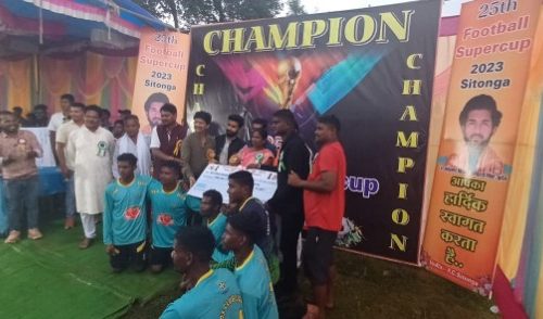 फुटबॉल विजेता टीम को मिला एक लाख एवं उपविजेता को पचास हजार का पुरस्कार