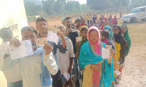 चुनचुना-पुदांग में मतदाताओं ने भयमुक्त होकर किया मतदान, पर्याप्त सुरक्षा के साथ पहली बार सड़क मार्ग से पहुंचा मतदान दल….