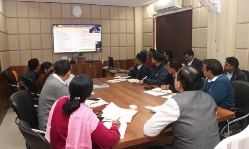 विकसित भारत संकल्प यात्रा के आयोजन के संबंध में वीडियो कॉन्फ्रेंसिंग के माध्यम से ली गई समीक्षा बैठक….