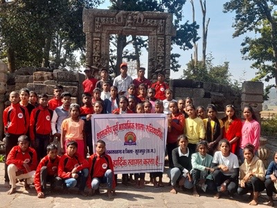 प्रथम बस्तामुक्त विद्यालय माध्यमिक शाला की छात्र-छात्राएं डीपाडीह, बाटीडान्ड और संजय पार्क का किया शैक्षणिक भ्रमण…