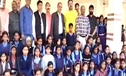 वरिष्ठ भाजपा नेता अजीत शरण सिंह ने कन्या शाला के छात्राओं को कराया न्योता भोजन…..